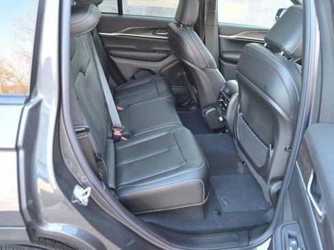 New 2025 Jeep Grand Cherokee Limited image 32