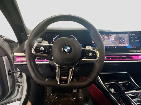 Used 2025 BMW 740i xDrive w/ Premium Package AWD/4WD image 11