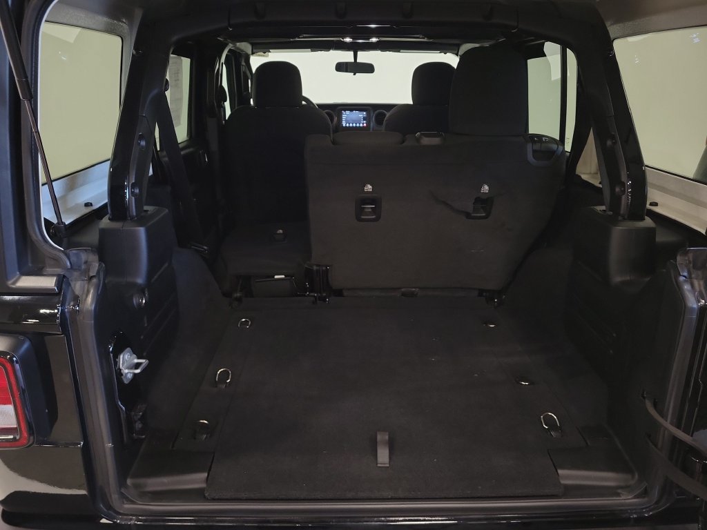 Used 2023 Jeep Wrangler Unlimited Sport AWD/4WD image 24