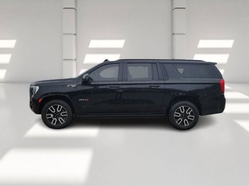 Used 2021 GMC Yukon XL AT4 w/ AT4 Premium Package image 4