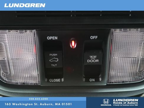 Used 2025 Honda Odyssey Sport-L image 29