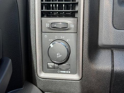 Used 2014 RAM 1500 Express AWD/4WD image 20