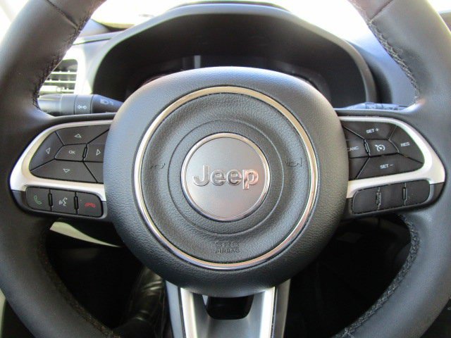 Used 2020 Jeep Renegade Latitude FWD image 17