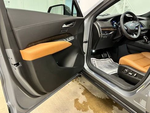 Used 2023 Cadillac XT4 Sport image 14