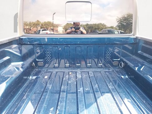 Used 2025 Jeep Gladiator Sport image 12