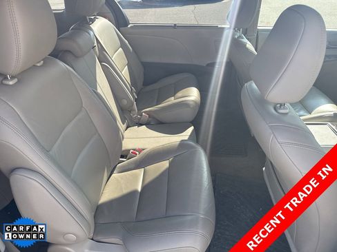 Used 2018 Toyota Sienna XLE w/ XLE Navigation Package image 8