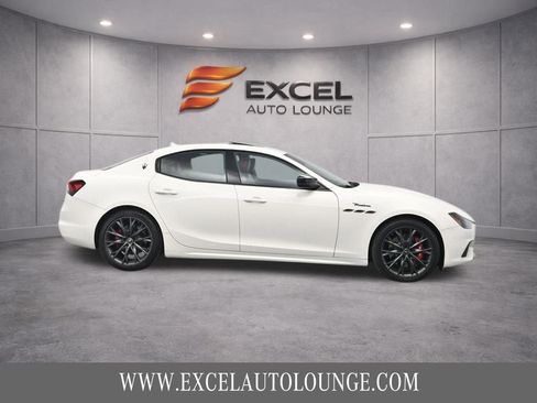 Used 2022 Maserati Ghibli Modena RWD image 10