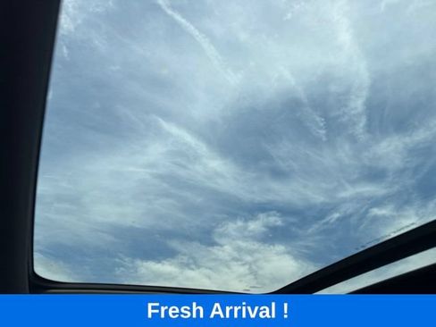 Used 2024 Chevrolet Traverse RS FWD image 12