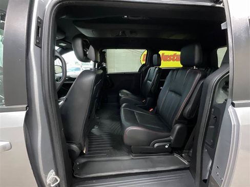 Used 2018 Dodge Grand Caravan GT FWD image 19