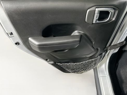 Used 2023 Jeep Wrangler Unlimited w/ Convenience Group AWD/4WD image 24