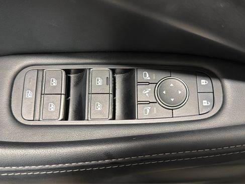 Used 2025 INFINITI QX60 Luxe AWD/4WD image 16