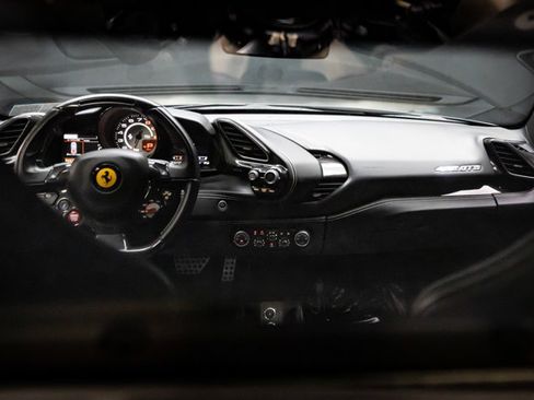 Used 2016 Ferrari 488 GTB RWD image 3