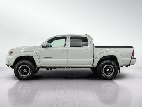 Used 2015 Toyota Tacoma 4x4 Double Cab w/ TRD Sport Package image 2