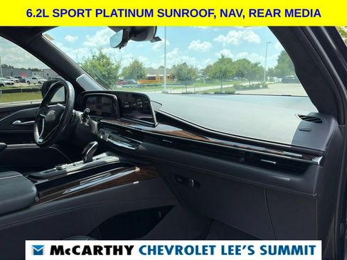 Used 2022 Cadillac Escalade ESV Sport Platinum w/ LPO, ONYX Package AWD/4WD image 32