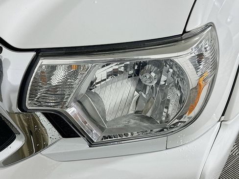 Used 2013 Toyota Tacoma 4x4 Access Cab V6 image 30