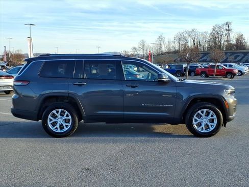 Used 2023 Jeep Grand Cherokee L Limited image 3