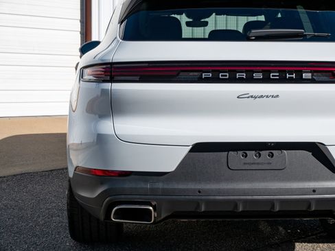 New 2026 Porsche Cayenne AWD/4WD image 14