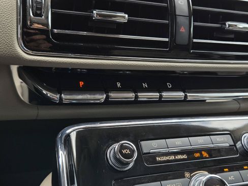 Used 2024 Lincoln Navigator Reserve AWD/4WD image 25