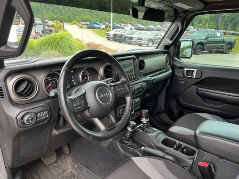 Used 2021 Jeep Gladiator Sport AWD/4WD image 6