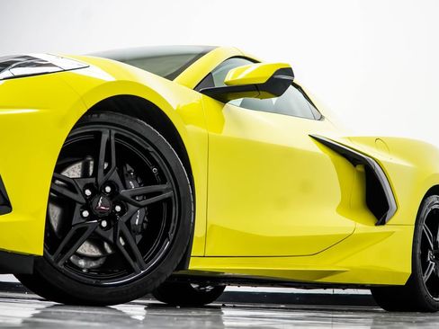 Used 2024 Chevrolet Corvette Stingray Premium Conv w/ 3LT RWD image 3