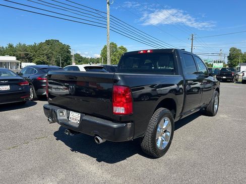 Used 2017 RAM 1500 Express w/ Black Ram 1500 Express Group AWD/4WD image 5