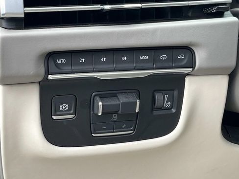 Certified 2025 Cadillac Escalade Sport Platinum AWD/4WD image 29