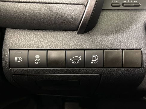 Used 2024 Toyota Camry SE image 31