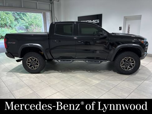 Used 2024 Chevrolet Colorado ZR2 w/ ZR2 Convenience Package III AWD/4WD image 3
