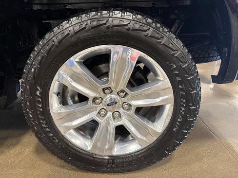Used 2017 Ford F150 Platinum w/ Equipment Group 701A Luxury AWD/4WD image 18