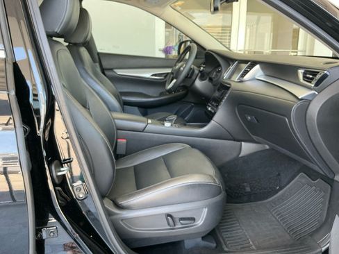 Used 2019 INFINITI QX50 Essential w/ Premium Heat Package FWD image 32