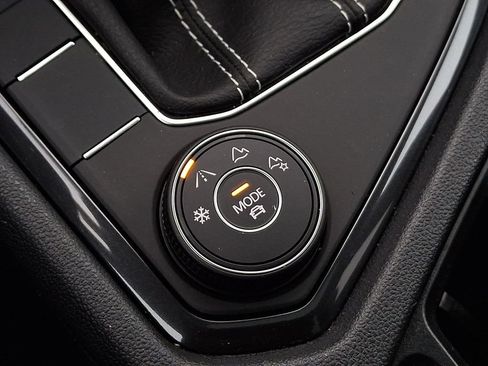 Certified 2024 Volkswagen Tiguan SE R-Line image 26