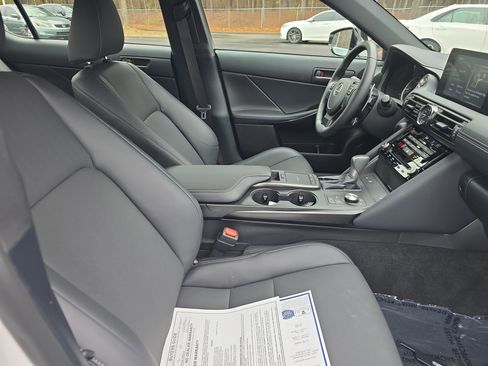 Used 2025 Lexus IS 350 F Sport image 10