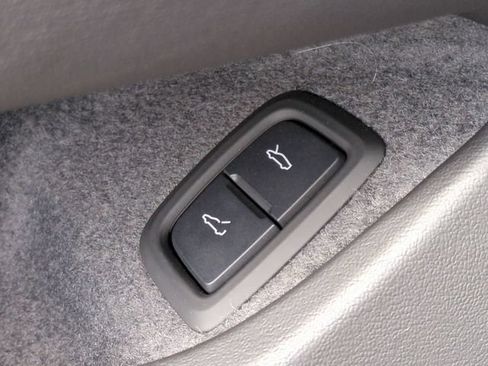Used 2025 Chevrolet Corvette Z06 RWD image 15