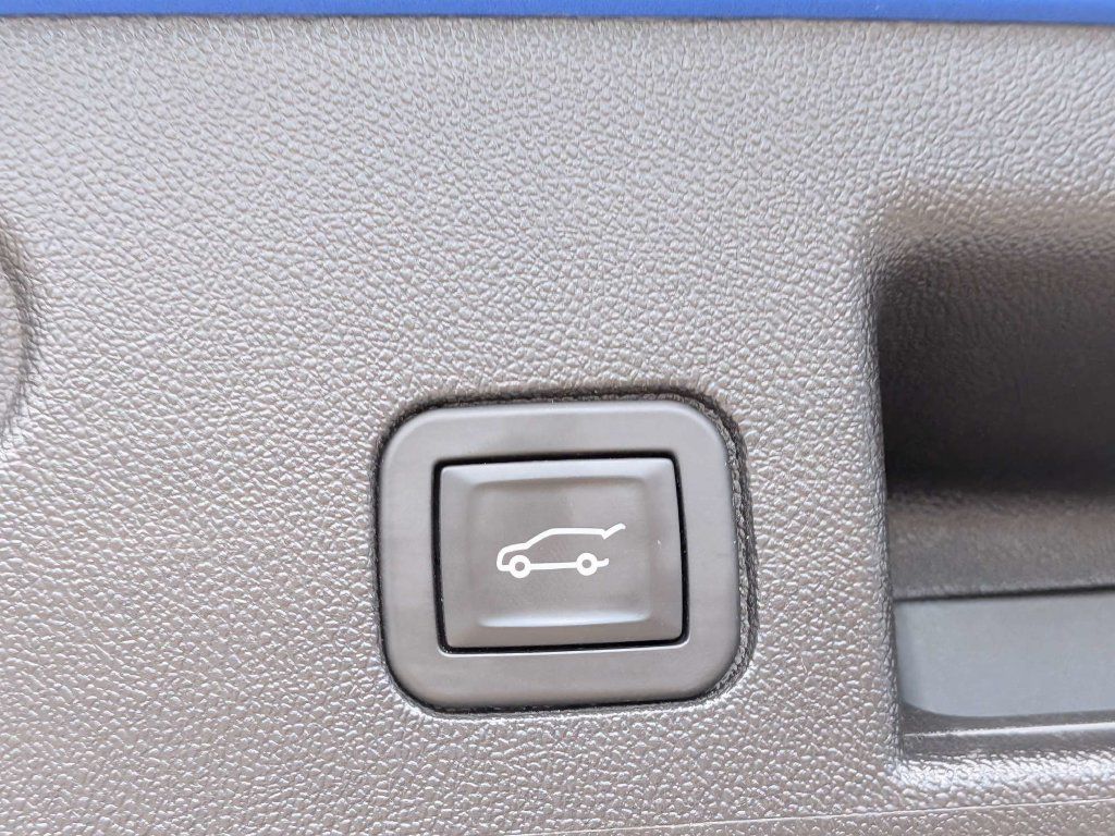 Used 2024 Chevrolet Equinox LT AWD/4WD image 13
