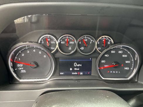 Used 2021 Chevrolet Silverado 1500 LT AWD/4WD image 27