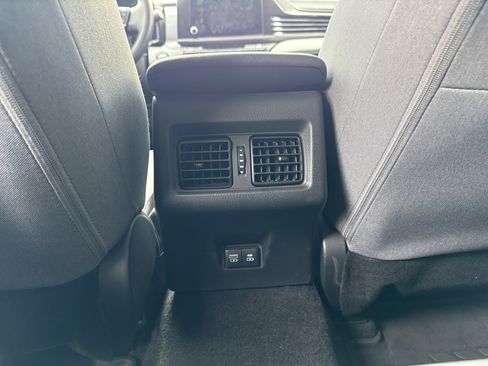 Used 2025 Toyota Camry LE image 22