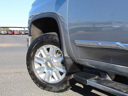 Used 2025 Chevrolet Silverado 2500 High Country w/ Technology Package image 12