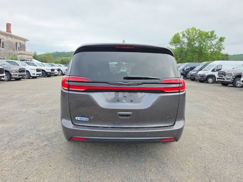 Used 2021 Chrysler Pacifica Touring w/ Cold Weather Group AWD/4WD image 6