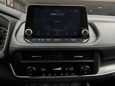 Used 2025 Nissan Rogue SV FWD image 26