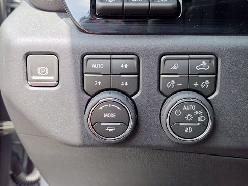 New 2026 Chevrolet Silverado 1500 High Country AWD/4WD image 32