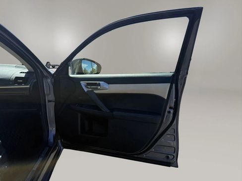 Used 2015 Lexus CT 200h w/ Navigation Package FWD image 32