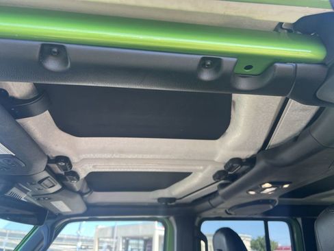 Used 2019 Jeep Wrangler Unlimited Rubicon image 14