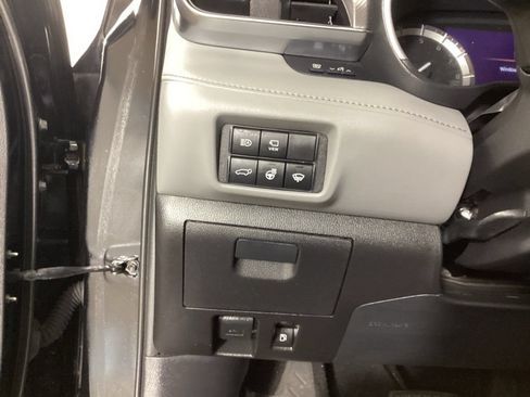 Used 2020 Toyota Highlander Platinum AWD/4WD image 12
