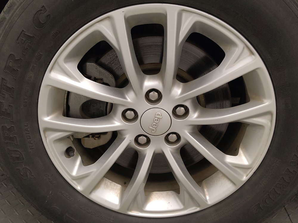 Used 2019 Jeep Cherokee Latitude w/ Popular Appearance Group FWD image 31