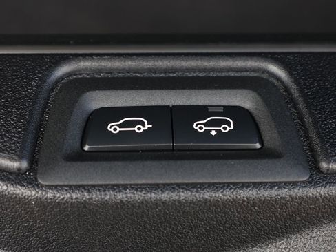 Used 2024 BMW X7 xDrive40i w/ M Sport Package image 11