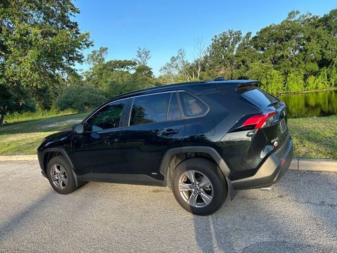 Certified 2025 Toyota RAV4 LE AWD/4WD image 4