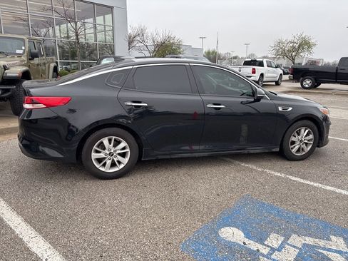 Used 2018 Kia Optima LX FWD image 31