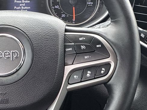 Used 2019 Jeep Cherokee Limited w/ Luxury Group FWD image 23
