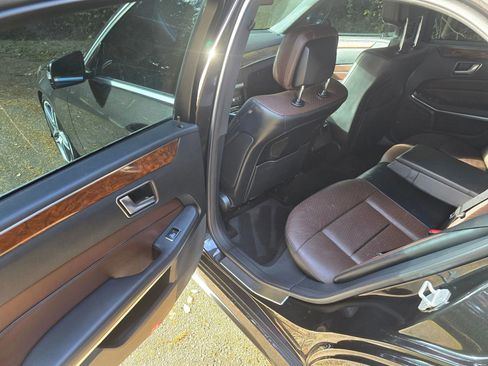 Used 2014 Mercedes-Benz E 550 4MATIC Sedan image 15