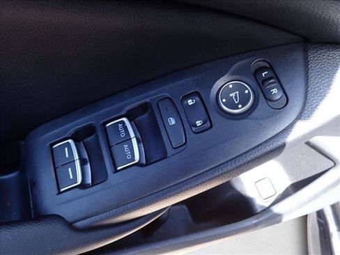 Used 2020 Honda Accord Touring image 11